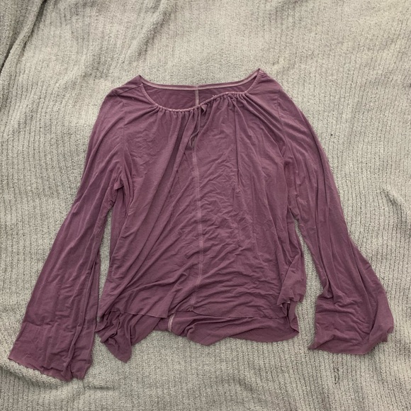 Lantern Sleeve Cut Out Top - Picture 1 of 4